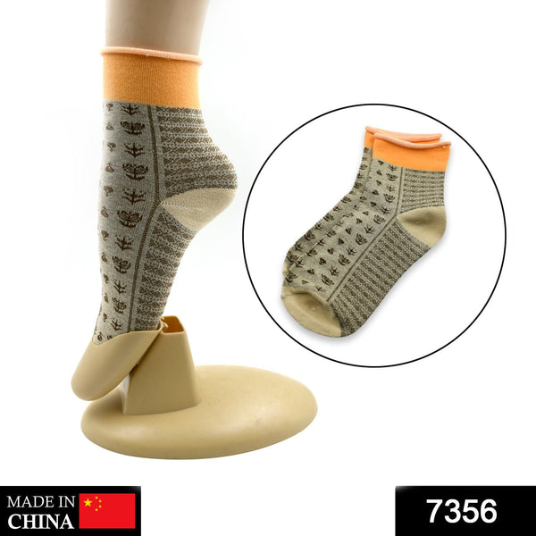 Classic soft socks with skin-friendly material