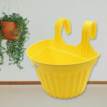 3642_hanging_plastic_planters