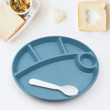 5577_plastic_5com_plate_with_spoon