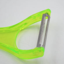 Durable stainless steel peeler for universal use in the kitchen.