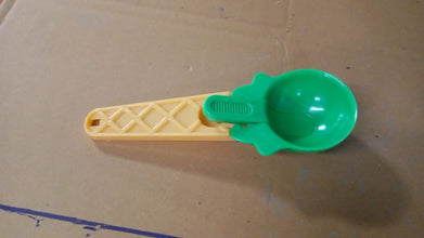 plastic-ice-cream-spoons